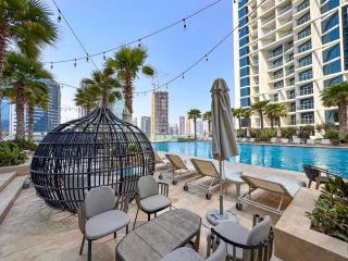 AWS Holiday Homes - Panoramic Canal View - Dubai - 1