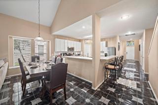 Katy Getaway Game Room Bbq Yard Sleeps 16 - Houston - 5