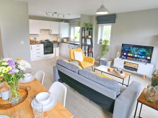 Pass the Keys Sunny Apartment 10mins to Coop Arena - Manchester - 0
