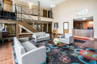Econo Lodge - La Crosse - 5