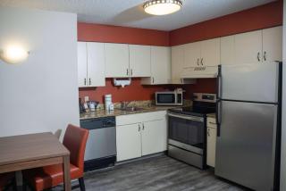 Hawthorn Suites by Wyndham Erie - Erie - 8