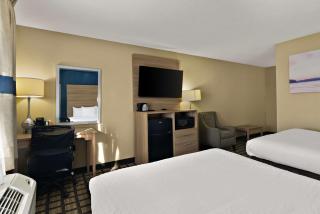 Clarion Pointe Bloomington-Normal near I-55 and University - 1