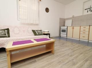 Apartments Karbuni By The Sea - Blato - 3