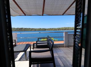 Apartments Karbuni By The Sea - Blato - 4