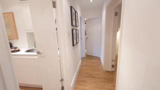 DELUXE TOWER BRIDGE APARTMENTS - 2