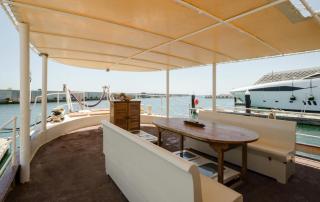 Unic boat in old harbour - Palamós - 6