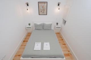 Host Wise - Sunny Downtown Apartment - Porto - 3
