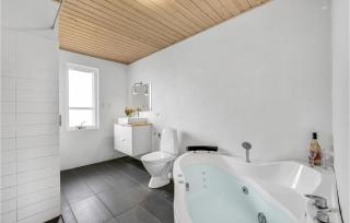Four-Bedroom Holiday Home In Skjern - Skjern - 4