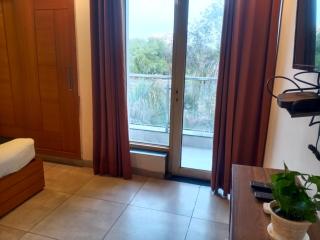 Stays - NH 8 - Gurgaon - 8