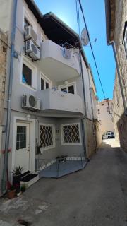 Apartments Marin - Tisno - 6