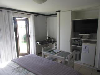 Santini Lace Self Catering Unit - 8