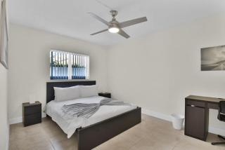 Coastal Getaway Free Parking Fast Wifi - Boca Raton - 8