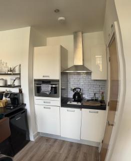 Cosy High Street Apartment 30 seconds from station - 3