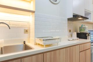 Well Designed and Comfy Studio Transpark Cibubur Apartment By Travelio - 3