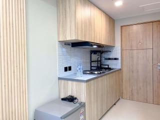 Modern Look Studio at Gateway Park LRT City Jatibening Apartment By Travelio - Bekasi - 5