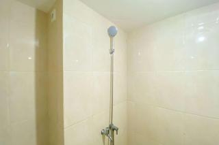 Pleasant and Tidy Studio Apartment Springlake Summarecon Bekasi Apartment By Travelio - Bekasi - 7