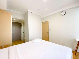 Spacious and Combined 1BR Vasanta Innopark Apartment By Travelio - Cikarang - 6
