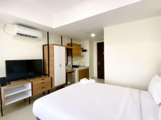 Great Deal and Comfortable Studio Pollux Chadstone Apartment By Travelio - Cikarang - 7