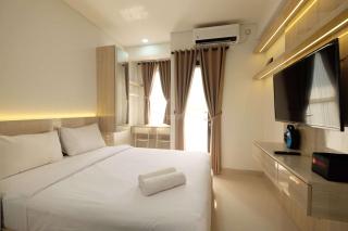 Cozy and Restful Studio at Transpark Cibubur Apartment By Travelio - 4