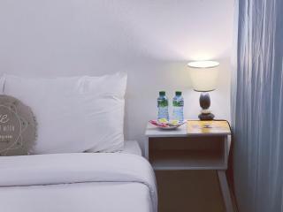 Chambre climatisée aux Mamelle SDB partagée - 6