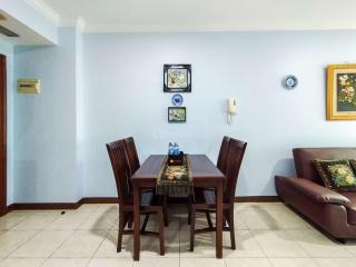 Serene 2BR at Galeri Ciumbuleuit 1 Apartment By Travelio - Bandung - 2