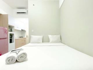 Good Choice and Comfy Studio Springlake Summarecon Bekasi Apartment By Travelio - Bekasi - 0