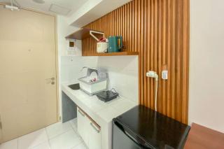 Enjoy Living and Homey Studio Tokyo Riverside PIK 2 Apartment By Travelio - Rawalembang - 7