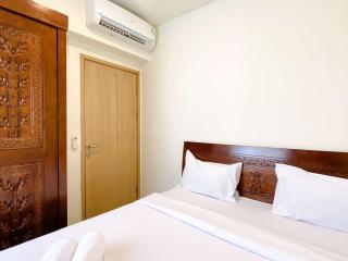 Modern Look 2BR at Meikarta Apartment By Travelio - Cikarang - 9