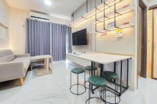 Elegant and Strategic 2BR Sky House BSD Apartment near ICE BSD By Travelio - Tangerang - 1