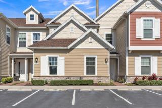 Elegant Townhome Near Disney – Private Suites! townhouse - Orlando - 3