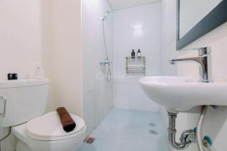 Homey and Restful Studio Royal Sentul Park Apartment By Travelio - Bogor - 8