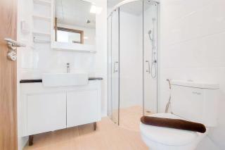 Spacious and Cozy 3BR Sky House BSD Apartment By Travelio - 7