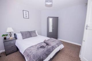 Come & Stay with Free Breakfast and Driveway Parking - Birmingham - 0