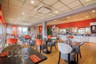 Brit Hotel Les Evens - Saint-Saturnin - 1