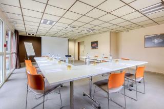 Brit Hotel Les Evens - Saint-Saturnin - 3