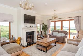 5 Bed Villa - Sleeps 10 - Hot Tub - Country Views - Waterford - 0