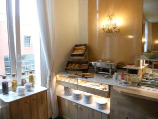 Brit Hotel Privilège Le Royal - Centre Gare - Troyes - 2