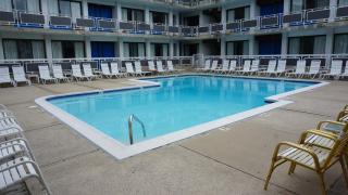 Windjammer Motor Inn - 3