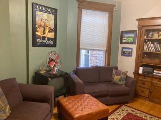 Large Room with King bed in the Lakeview - 3A - Chicago - 1