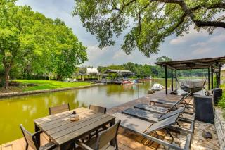 Granbury Home with Waterfront Deck 5 Mi to Downtown - Granbury - 0