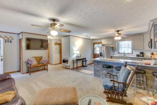Cozy Hiawassee Cabin - 4 Mi to Lake Chatuge! - Hiawassee - 6