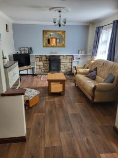 Bluebell apartment sleeps 7 only let as whole apartment - Blennerville - 0