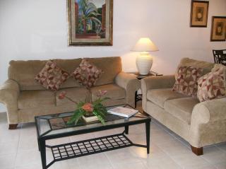 3 Bedroom Budget Home - Private Pool - 7