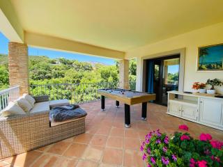 Peaceful 3 Bedroom Villa with Infinity Pool Estepona Marbella - 4