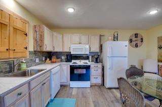 Fort Worth Home with Patio 5 Mi to Dtwn! - 2