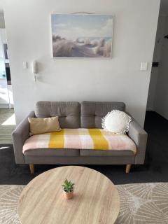 Central Cronulla Apartment Nestled in the Treetops - Cronulla - 7