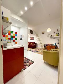 Rainbow Pearl Apartment at St Stephen' s Basilica - Budapest - 6