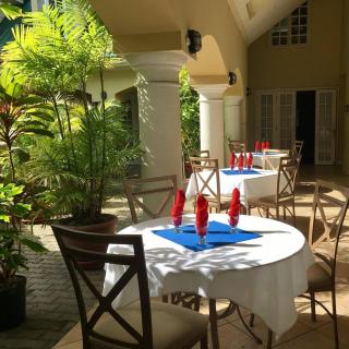 The Royal Hotel - San Fernando - 4