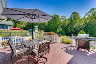 Adirondack Retreat with Heated Pool and Scenic Views! - North Creek - 9