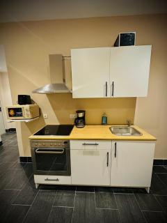 4-BR Apt, Ideal for Groups, 6-Min to Stadthalle - 7